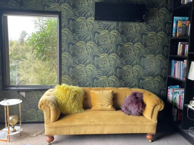 מלון Albert Town Upstairs Relaxing Loft מראה חיצוני תמונה