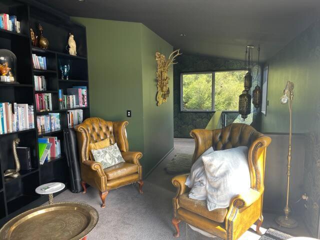 מלון Albert Town Upstairs Relaxing Loft מראה חיצוני תמונה